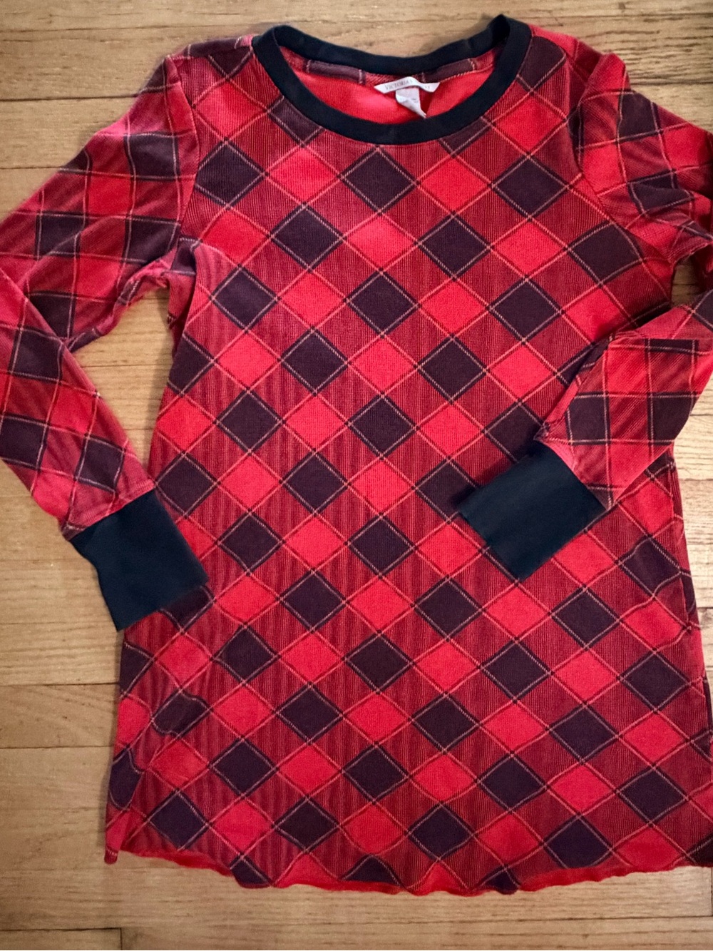 Victoria’s Secret Red Black Argyle Thermal Sleepshirt M Preppy Holiday